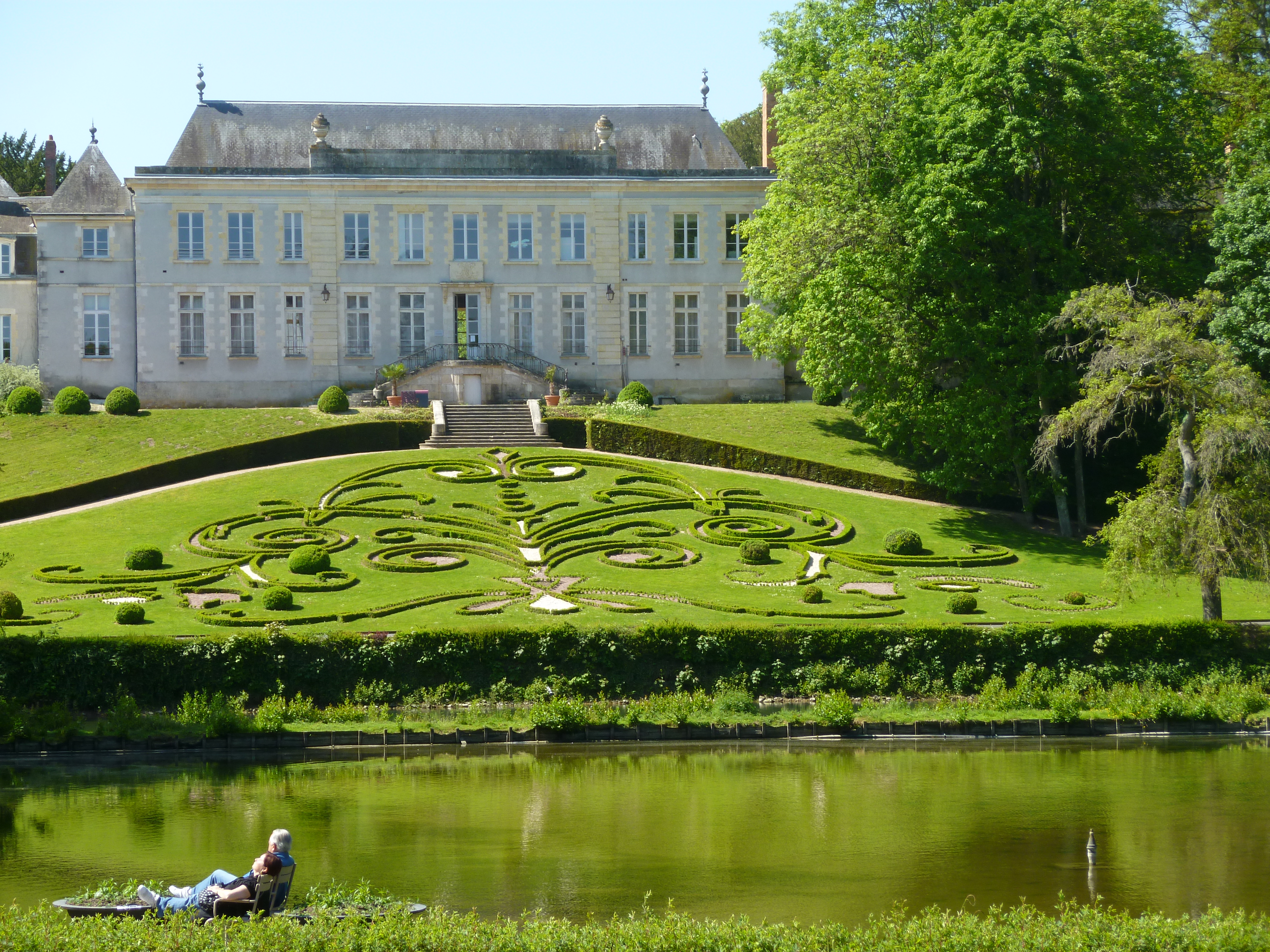 Vue d'ensemble du parc floral de la Source à Orléans